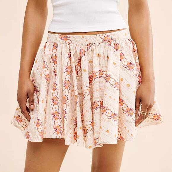 Free People Dresses & Skirts - Free People Gaia Floral Printed Mini Bubble Skirt Size L